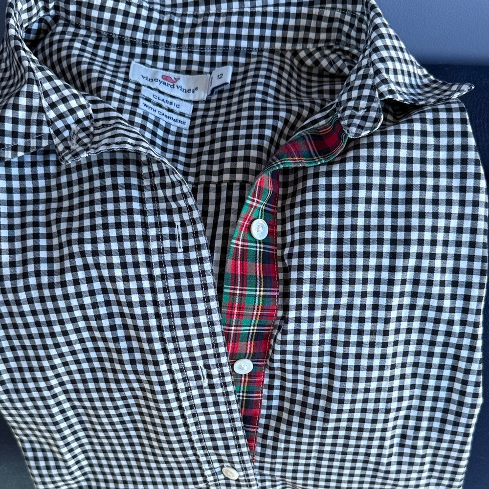 Vineyard Vines Black and White Checkered Shirt with Red Plaid Detail
